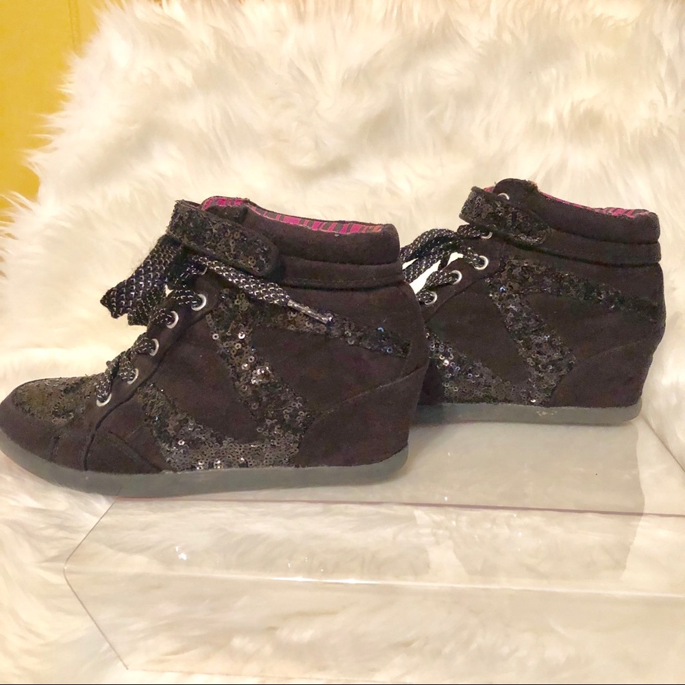 Justice Black Hightop Sneakers - Picture 4 of 7